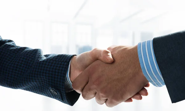 Close-up of the handshake of businessmen. — Stock Photo, Image