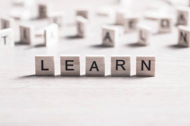 toplanan mektup Word'le ahşap öğeleri bilgi edinme