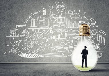 Ampulde sıkışan bir iş adamı