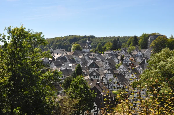 Maisons à colombages dans le village allemand de Freudenberg — Photo