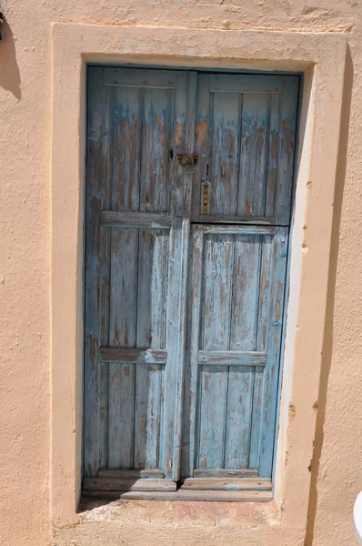 Oude blauwe chabby-chique deur — Stockfoto