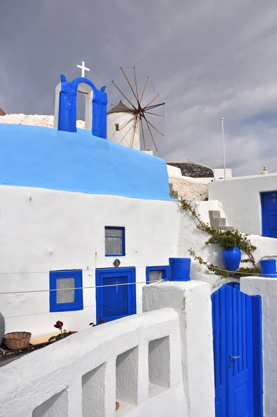 Diseño griego clásico y arquitectura - azul y blanco — Foto de Stock