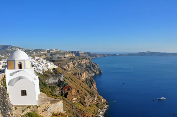 Santorini-Kraterblick mit Kirche und Gefäß, griechische Insel — Stockfoto