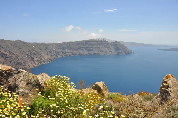 Vista da cratera na ilha grega santorini — Fotografia de Stock