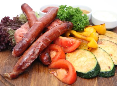 sebzeli ızgara sosis duracaksınız