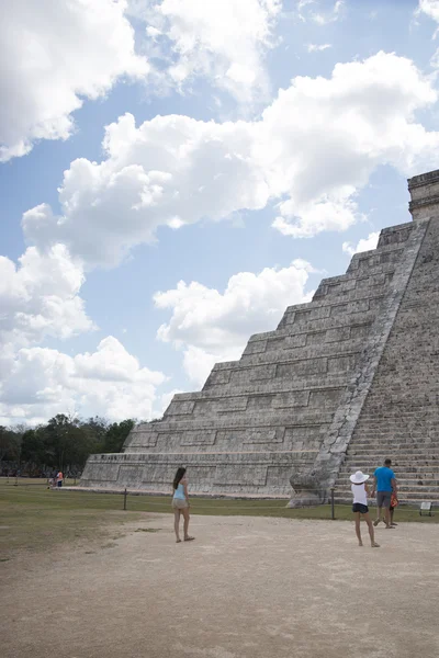 Kukulcan Pyramid — Stock Photo, Image