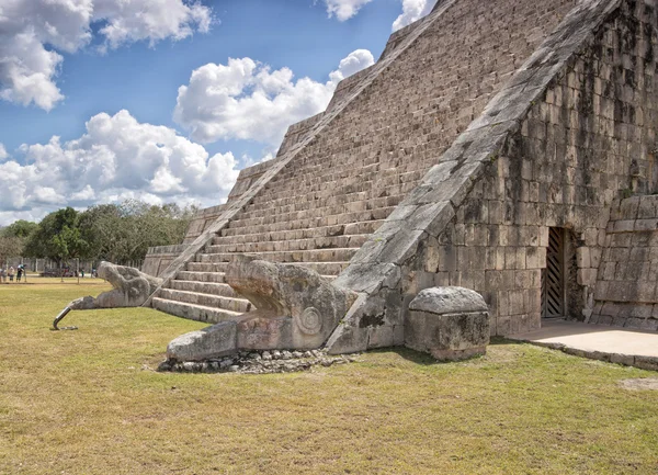 Kukulcan Pyramid — Stock Photo, Image