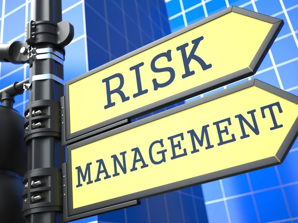 Koncepcja biznesowa. drogowskaz zarządzania ryzykiem. — Zdjęcie stockowe