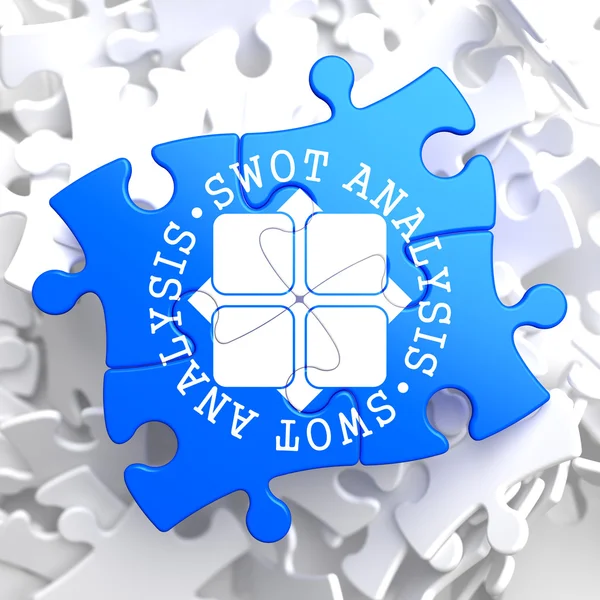 Analiza SWOT na niebieski puzzle. — Zdjęcie stockowe