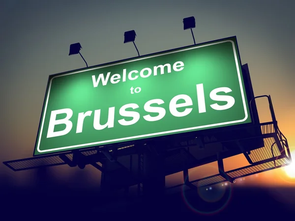 Billboard Welkom bij Brussel bij zonsopgang. — Stockfoto