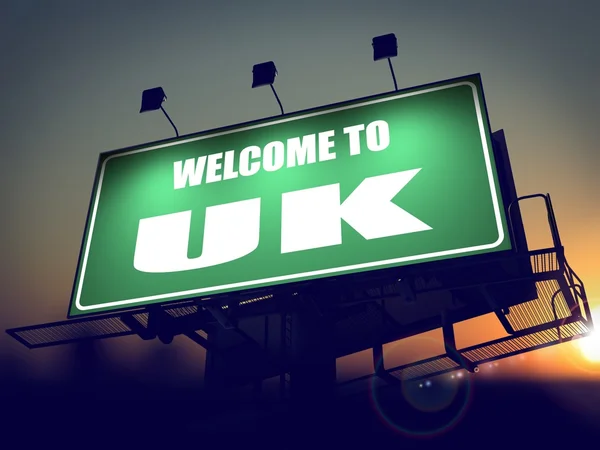 Billboard Welcome to UK at Sunrise. — Stock Photo, Image