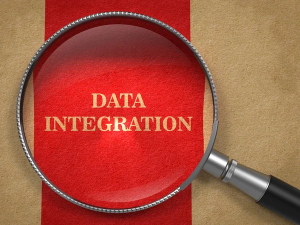 Integracja danych - szkło powiększające. — Zdjęcie stockowe