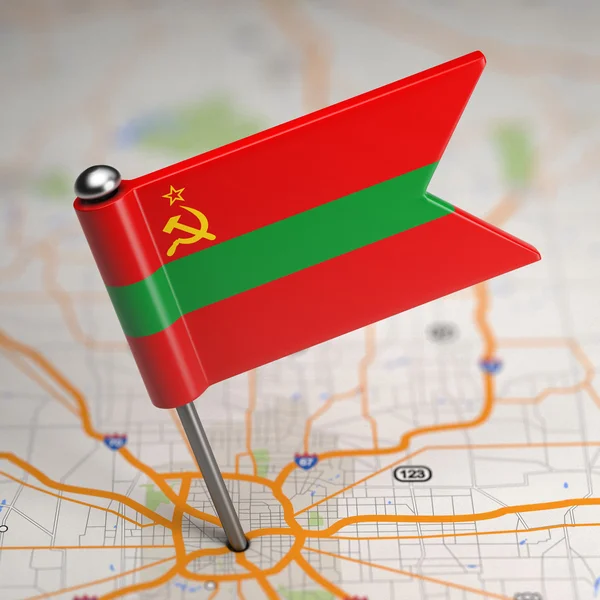 Dnyeszter Menti Köztársaság kis zászló a háttérben Térkép. — Stock Fotó