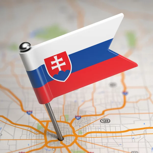 Slovaquie Petit drapeau sur une carte Contexte . — Photo