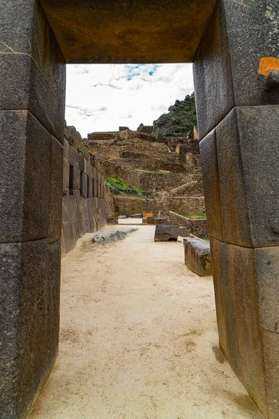 Inka Romlás Ollantaytambóban Peruban Inka Régészeti Lelőhely Hegyen Sziklák Épület — Stock Fotó