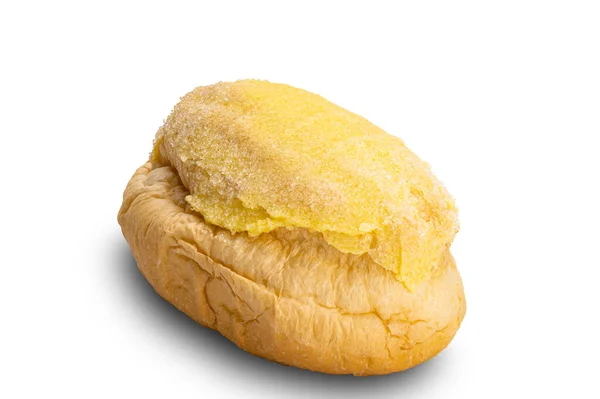 白色背景下带有剪切路径的甜新鲜黄油面包的高角视图 — 图库照片