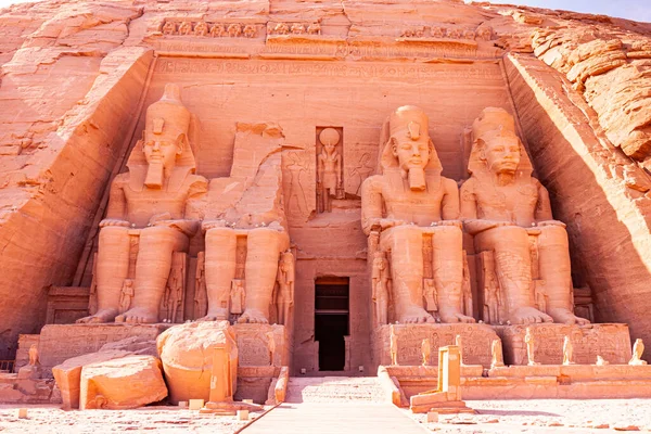 Estátua Frente Grande Templo Ramsés Abu Simbel Estátua Ramsés Sentado — Fotografia de Stock
