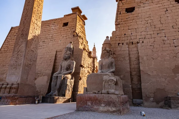 Standbeelden Van Farao Ramses Obelisk Eerste Pyloon Van Luxor Temple — Stockfoto