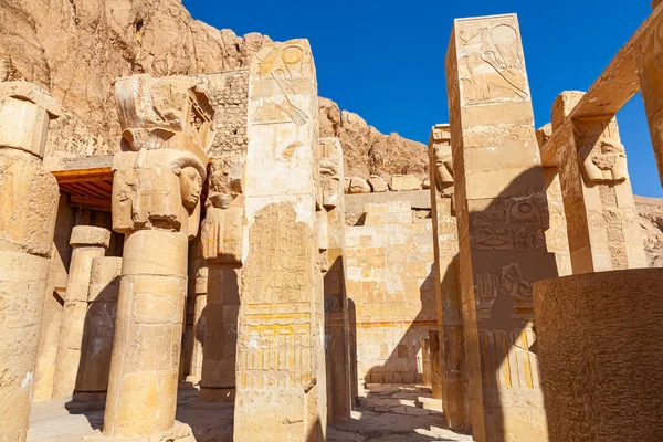 Hathor Hoofdzuilen Mortuarium Tempel Van Hatshepsus Bij Kliffen Van Deir — Stockfoto