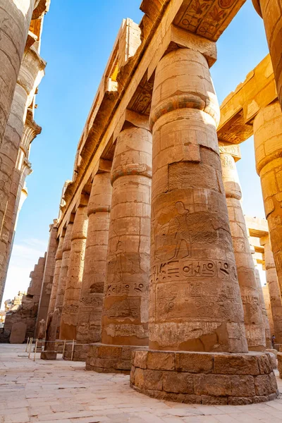 Fila Enormes Colums Grande Hypostyle Hall Kanak Temple Complex Luxor — Fotografia de Stock