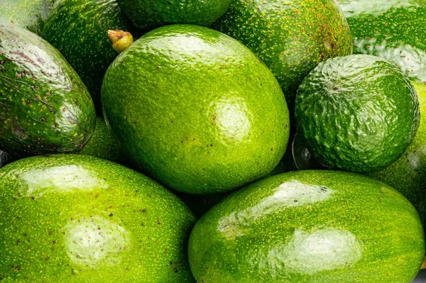 Крупним Планом Купка Зеленого Авокадо Столі Авокадо Або Груша Авокадо — стокове фото