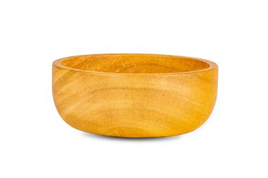 Beyaz arkaplanda kırpma yolu ile izole edilmiş boş ahşap fincanın kapatılması.