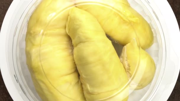 Top View Closeup Rotation Fresh Ripe Peeled Durian Transparent Container — 图库视频影像