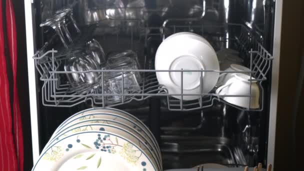 Moving Scene Dish Washer Dish Washing Machine Loading Kitchenware Glassware — Video