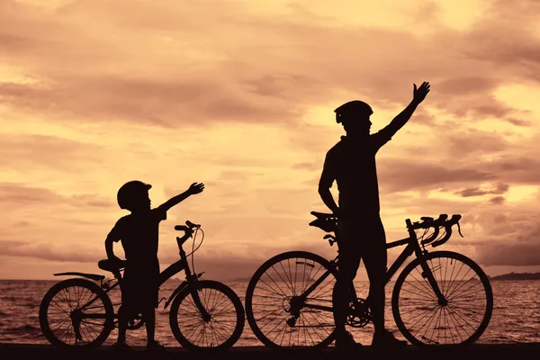 Familia motociclista — Foto de Stock