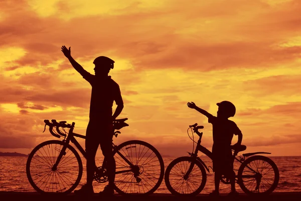 Familia motociclista — Foto de Stock