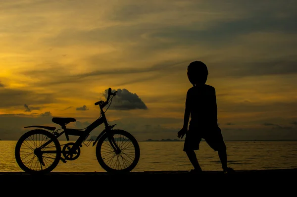 Jovem motociclista — Fotografia de Stock