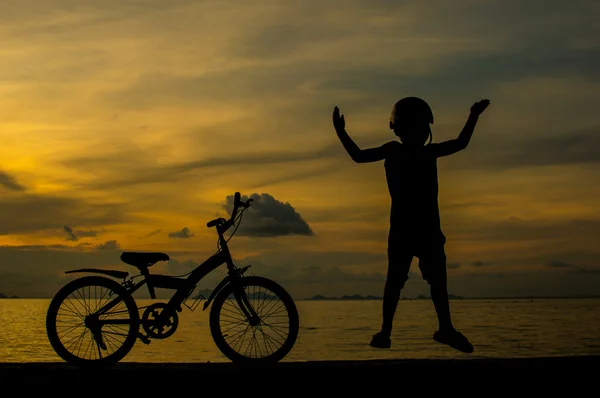 Jovem motociclista — Fotografia de Stock