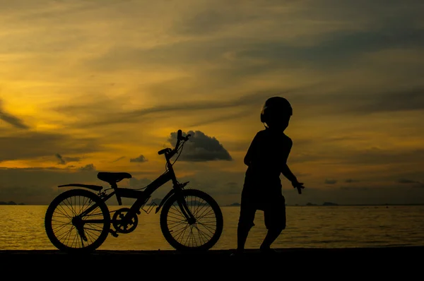 Giovane motociclista — Foto Stock