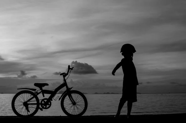 Jovem motociclista — Fotografia de Stock