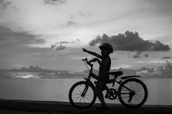 Νέος ποδηλάτης — Φωτογραφία Αρχείου