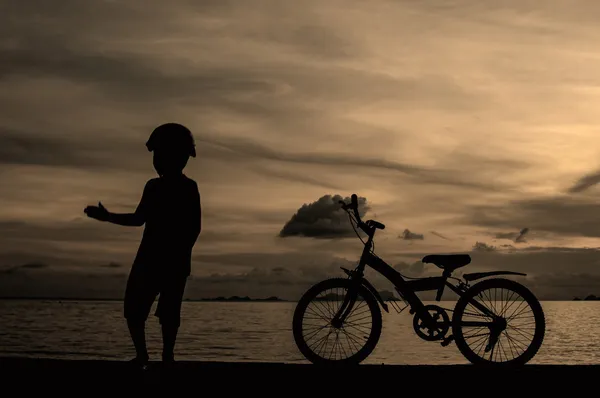 Jovem motociclista — Fotografia de Stock