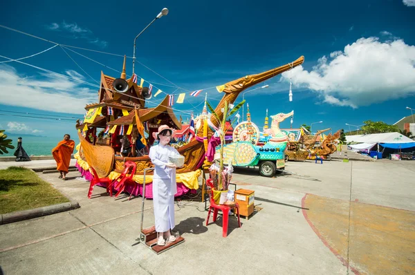 KO SAMUI - NOVEMBER 15: "NGAN DUAN SIB" Tradisjonell buddhistisk festival Decorations of the parade den 15. november 2012 i ko samui surat thani, Thailand . – stockfoto