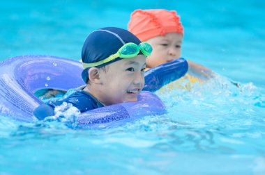 Yüzme çocuk
