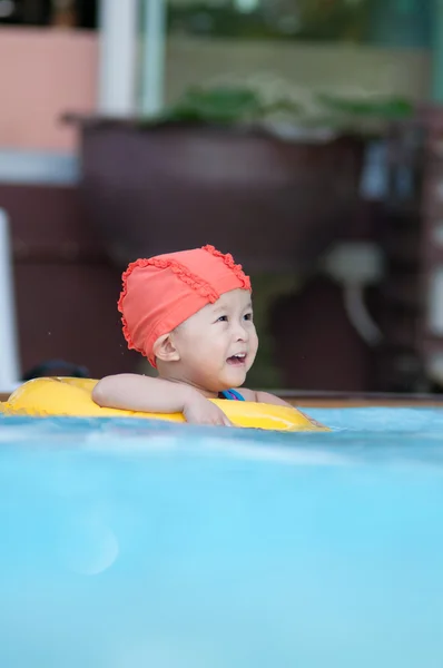 Niño nadador —  Fotos de Stock