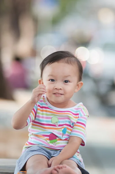 Asiatisches Mädchen — Stockfoto