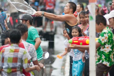 Songkran Festivali