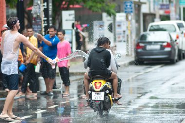 Songkran Festivali