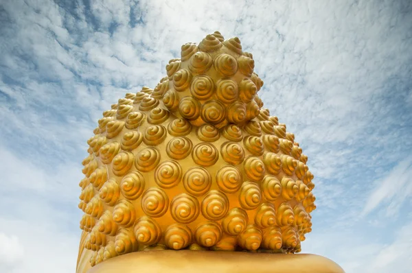 Buda de Oro en retroceso en la provincia de Songkhla, al sur de Tailandia —  Fotos de Stock