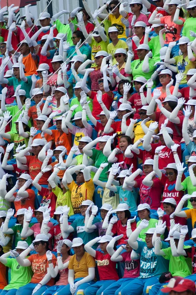 Étudiants thaïlandais non identifiés en cérémonie pendant le défilé sportif — Photo