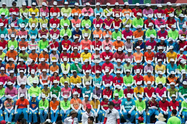 Неизвестные тайские студенты на церемонии во время спортивного парада — стоковое фото
