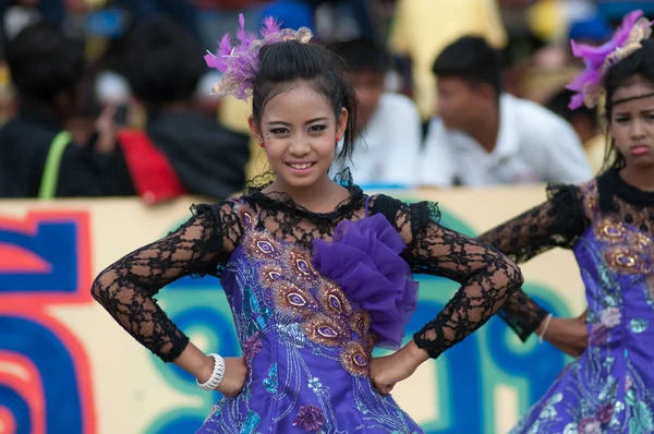 Неизвестные тайские студенты на церемонии во время спортивного парада — стоковое фото