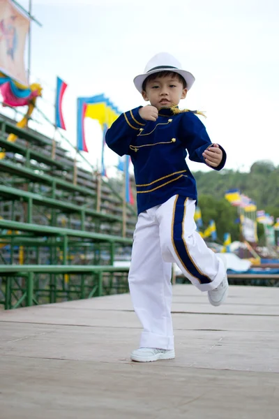 Unidentified Thai students in ceremony uniform during sport parade — Stock Photo, Image