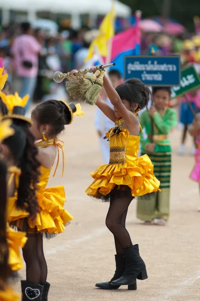 Niezidentyfikowane studentów tajski w ceremonii jednolitego podczas parady sportu — Zdjęcie stockowe