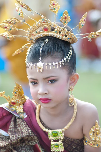 Azonosítatlan Thai diákok szertartás során parádé sport egységes — Stock Fotó