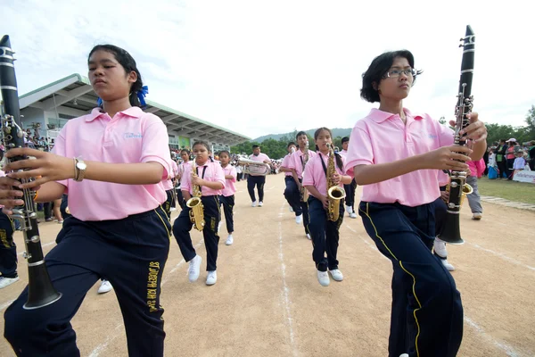 Unidentified Thai students old in ceremony during sport parade — Stock Photo, Image
